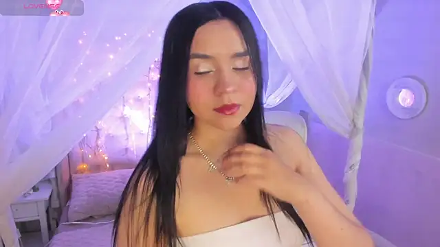 Snapshot of Hanna__Becker_ chatting on 03/05/25, 03:29 Hanna  Becker  online show from 03/05/25, 03:29