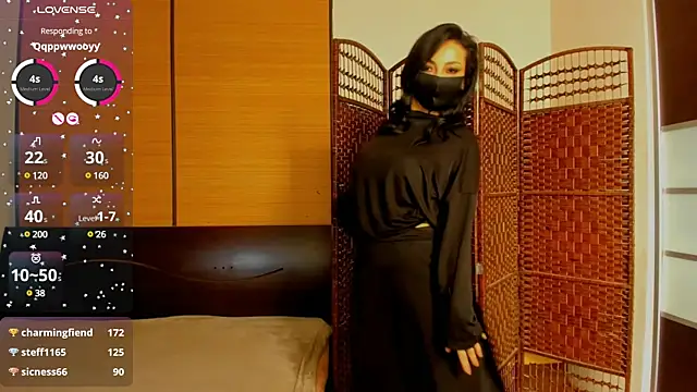 Snapshot of habibi_moon chatting on 12/30/24, 05:37 habibi moon online show from 12/30/24, 05:37