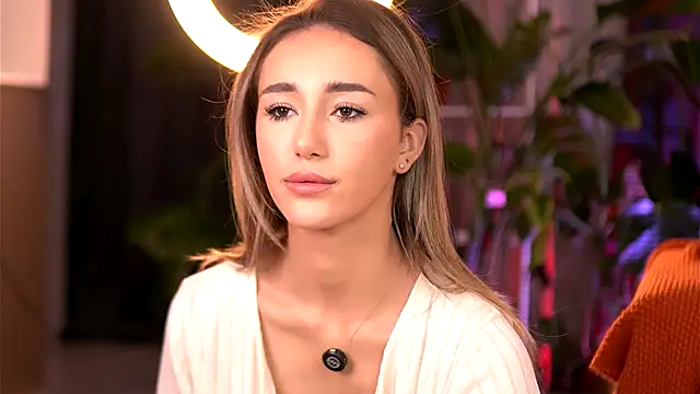 EmilyRaymont online show from 11/28/25, 04:48