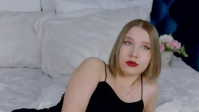 LiliLinn online show from 02/27/25, 08:06