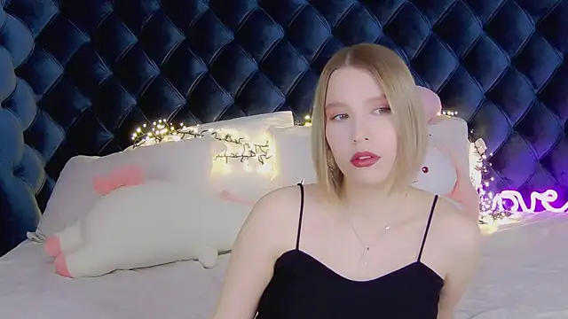 LiliLinn online show from 03/08/25, 04:56