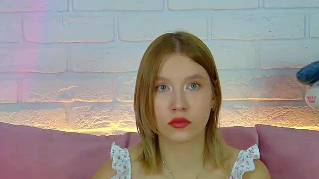 LiliLinn online show from 10/07/25, 04:42