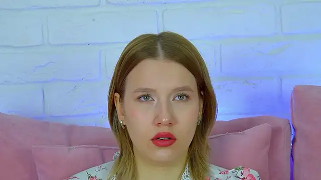 LiliLinn online show from 10/09/25, 04:43