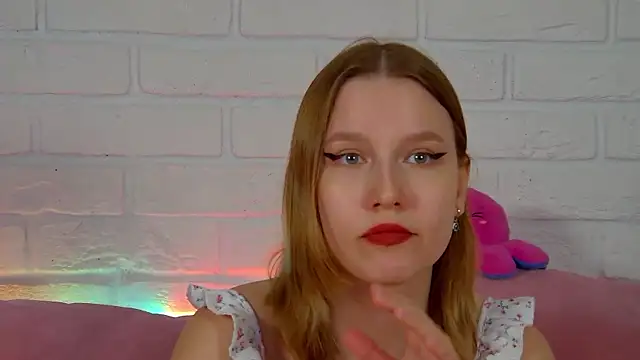 LiliLinn online show from 04/25/26, 01:41