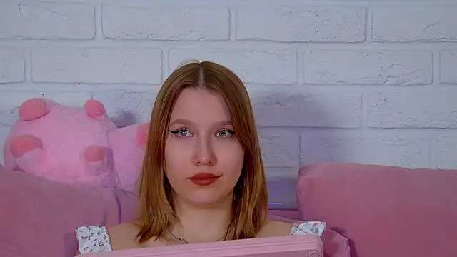LiliLinn online show from 05/11/26, 02:45