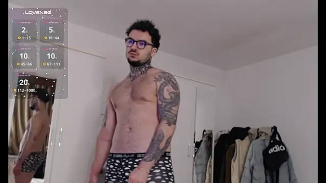 Snapshot of TattedCurls chatting on 02/17/25, 02:42 TattedCurls online show from 02/17/25, 02:42