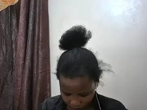 Snapshot of afrikaqueen chatting on 01/28/25, 10:34 afrikaqueen online show from 01/28/25, 10:34