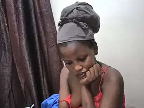 Snapshot of afrikaqueen chatting on 02/26/25, 08:15 afrikaqueen online show from 02/26/25, 08:15