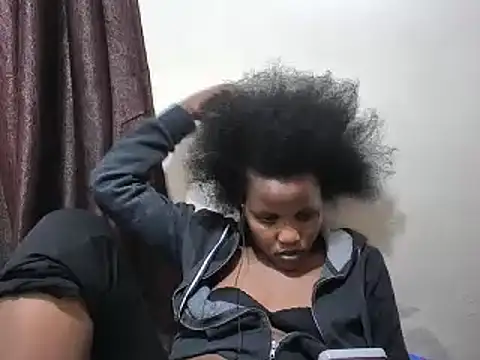 Snapshot of afrikaqueen chatting on 03/15/25, 12:47 afrikaqueen online show from 03/15/25, 12:47