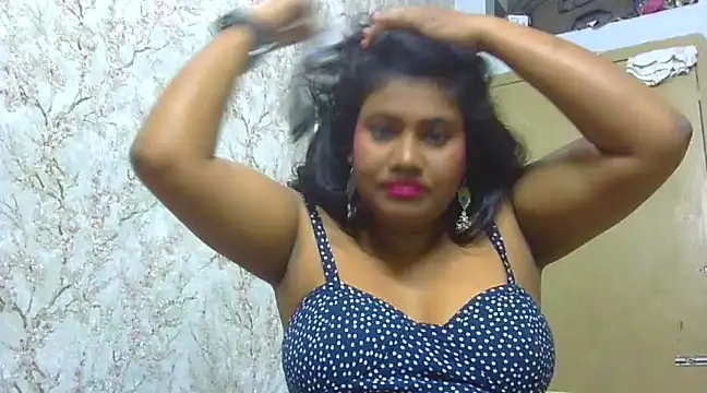 Snapshot of sexy_roma chatting on 01/17/25, 03:43 sexy roma online show from 01/17/25, 03:43