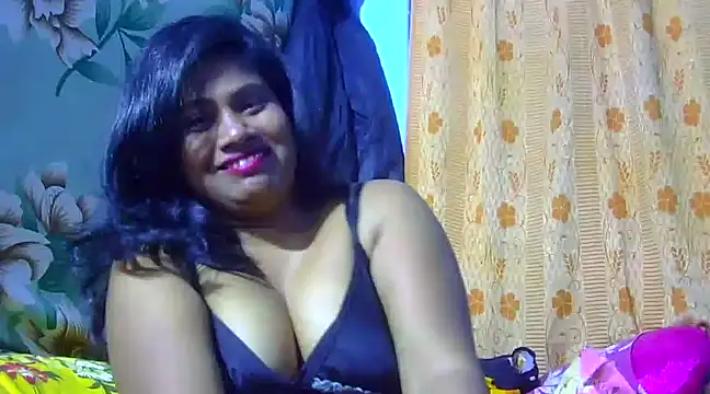 Snapshot of sexy_roma chatting on 02/28/25, 06:41 sexy roma online show from 02/28/25, 06:41