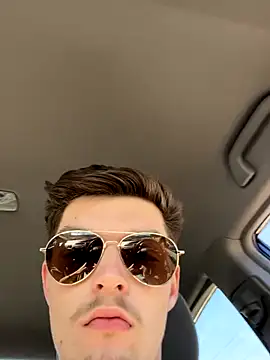 Snapshot of bigmerc chatting on 10/12/25, 03:22 bigmerc online show from 10/12/25, 03:22