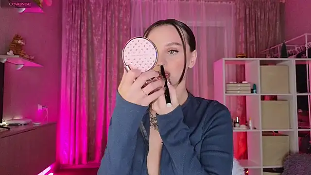 Katy perry  online show from 02/16/25, 03:58