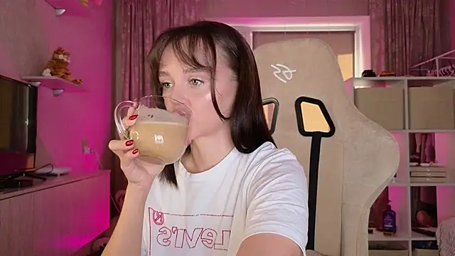 Katy perry  online show from 03/15/25, 02:46