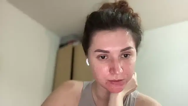 Snapshot of Foxy_and_classy chatting on 01/19/25, 03:53 Foxy and classy online show from 01/19/25, 03:53