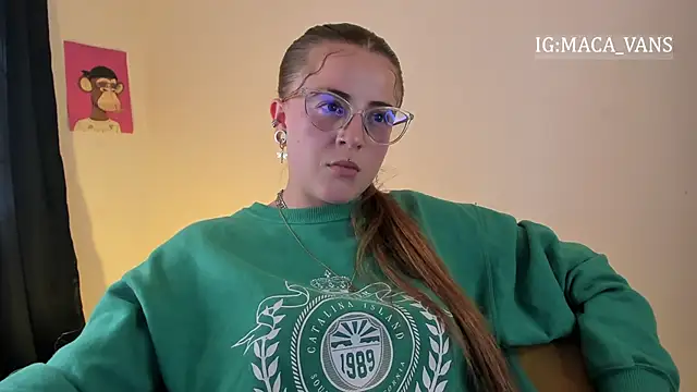 Snapshot of tekila__ chatting on 01/21/25, 07:50 tekila online show from 01/21/25, 07:50