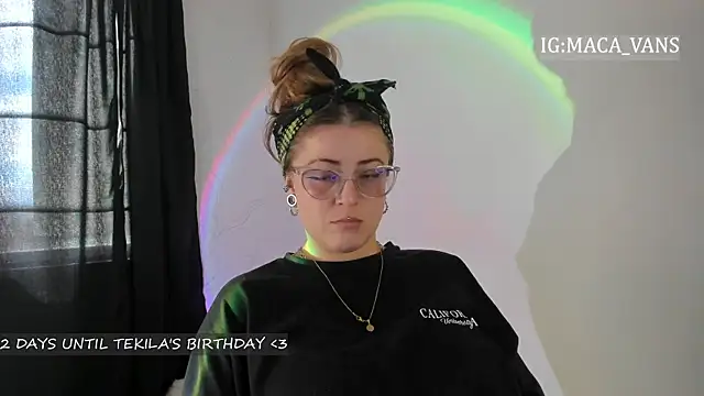 Snapshot of tekila__ chatting on 01/23/25, 07:18 tekila online show from 01/23/25, 07:18