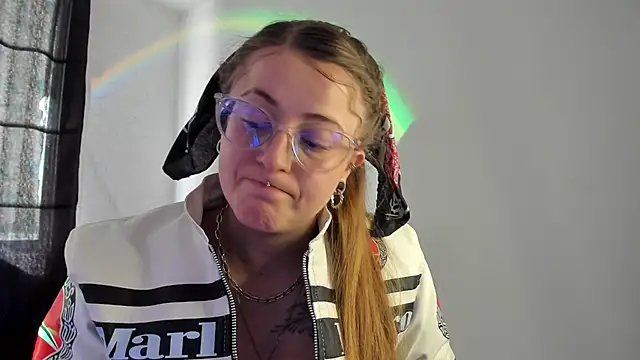 Snapshot of tekila__ chatting on 02/01/25, 07:34 tekila online show from 02/01/25, 07:34