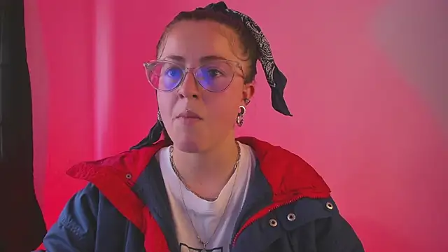 Snapshot of tekila__ chatting on 02/05/25, 08:25 tekila online show from 02/05/25, 08:25