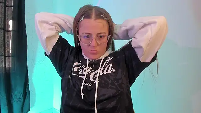 Snapshot of tekila__ chatting on 02/12/25, 08:40 tekila online show from 02/12/25, 08:40