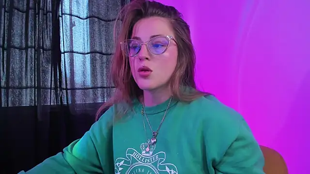 Snapshot of tekila__ chatting on 02/24/25, 08:58 tekila online show from 02/24/25, 08:58