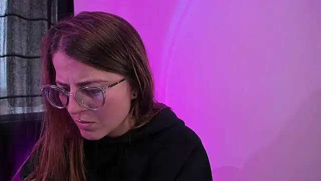 Snapshot of tekila__ chatting on 02/25/25, 07:47 tekila online show from 02/25/25, 07:47