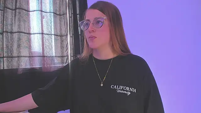 Snapshot of tekila__ chatting on 02/28/25, 09:23 tekila online show from 02/28/25, 09:23