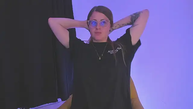 Snapshot of tekila__ chatting on 03/01/25, 12:28 tekila online show from 03/01/25, 12:28