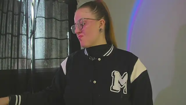 Snapshot of tekila__ chatting on 03/05/25, 06:45 tekila online show from 03/05/25, 06:45