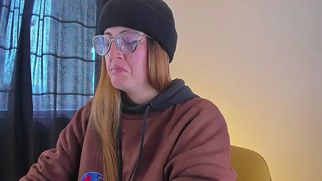 Snapshot of tekila__ chatting on 03/17/25, 08:51 tekila online show from 03/17/25, 08:51