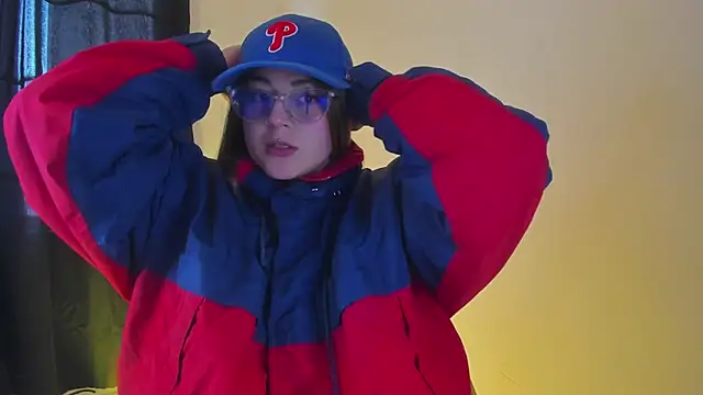 Snapshot of tekila__ chatting on 03/18/25, 09:43 tekila online show from 03/18/25, 09:43