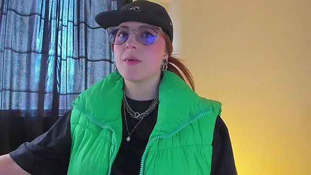 Snapshot of tekila__ chatting on 03/20/25, 07:14 tekila online show from 03/20/25, 07:14