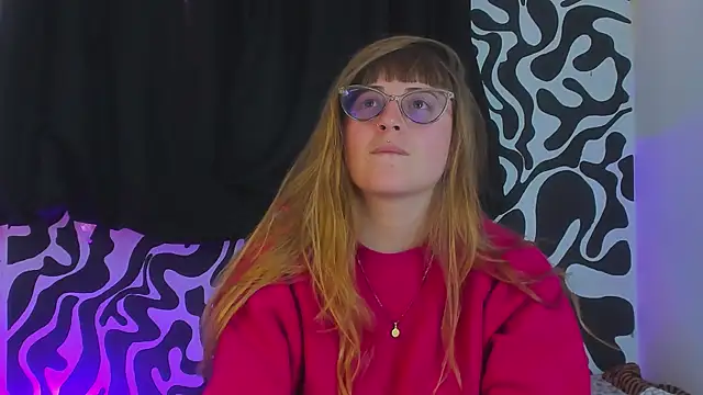 Snapshot of tekila__ chatting on 09/15/25, 06:52 tekila online show from 09/15/25, 06:52