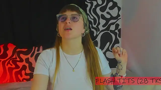 Snapshot of tekila__ chatting on 09/23/25, 05:05 tekila online show from 09/23/25, 05:05