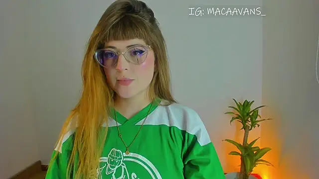 Snapshot of tekila__ chatting on 02/25/26, 12:31 tekila online show from 02/25/26, 12:31