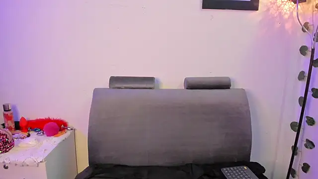 Snapshot of Camille_rose_ chatting on 01/16/25, 04:49 Camille rose online show from 01/16/25, 04:49