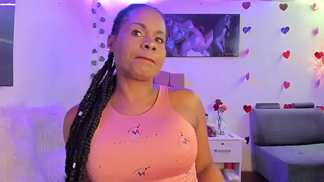 Snapshot of Camille_rose_ chatting on 02/25/25, 07:47 Camille rose online show from 02/25/25, 07:47