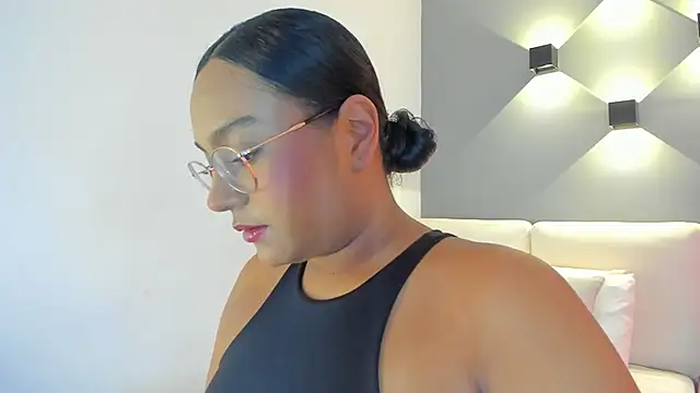 ellamontoya online show from 09/13/25, 12:49