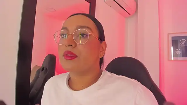 ellamontoya online show from 12/15/25, 11:58