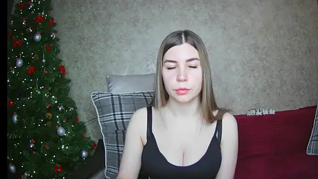 Snapshot of ElllaNuar chatting on 01/08/25, 02:25 ElllaNuar online show from 01/08/25, 02:25