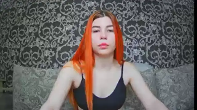 Snapshot of ElllaNuar chatting on 10/28/25, 05:55 ElllaNuar online show from 10/28/25, 05:55