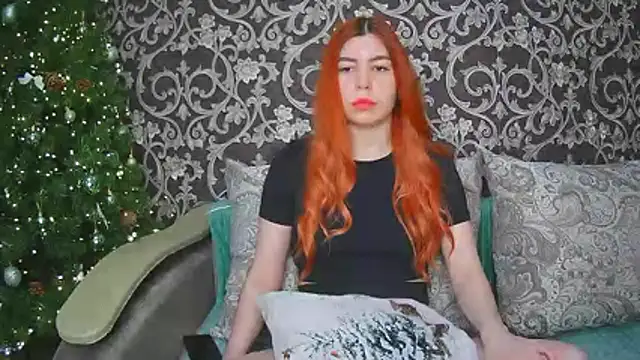 Snapshot of ElllaNuar chatting on 01/12/26, 03:12 ElllaNuar online show from 01/12/26, 03:12