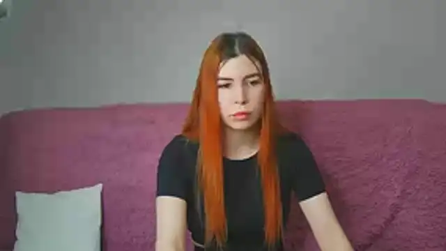 Snapshot of ElllaNuar chatting on 03/02/26, 08:32 ElllaNuar online show from 03/02/26, 08:32