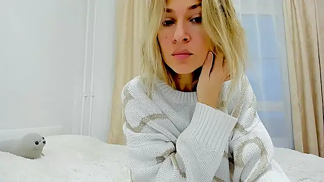 Mona Cruz online show from 11/14/25, 04:44