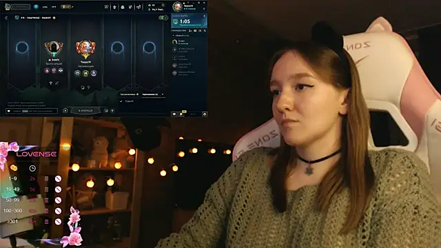 MoonlishSiren online show from 10/29/25, 08:43