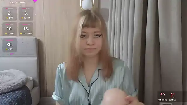 HermioneHHH online show from 11/18/25, 08:46