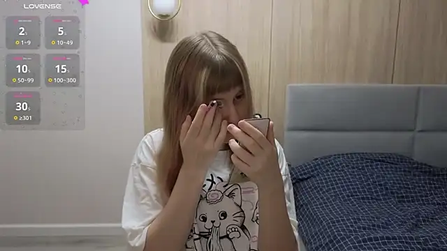 HermioneHHH online show from 12/04/25, 06:05