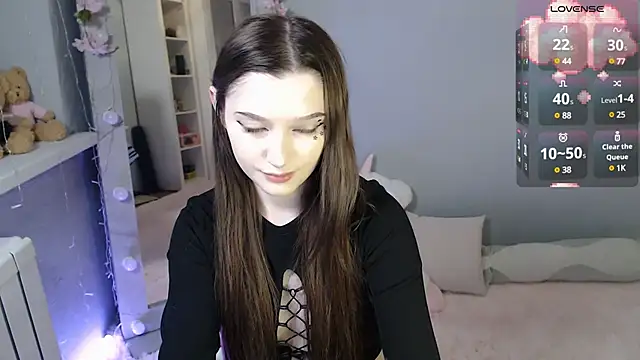 White kitty01 online show from 12/27/24, 01:18