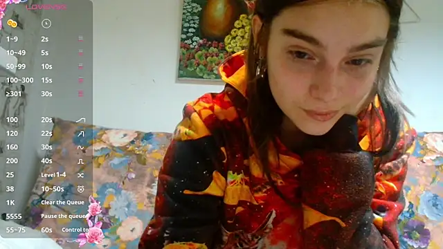 Snapshot of Sophie_Bell chatting on 01/02/25, 06:45 Sophie Bell online show from 01/02/25, 06:45