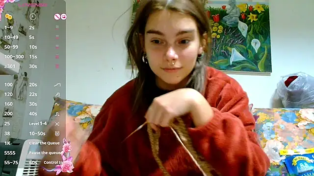 Snapshot of Sophie_Bell chatting on 01/10/25, 08:59 Sophie Bell online show from 01/10/25, 08:59